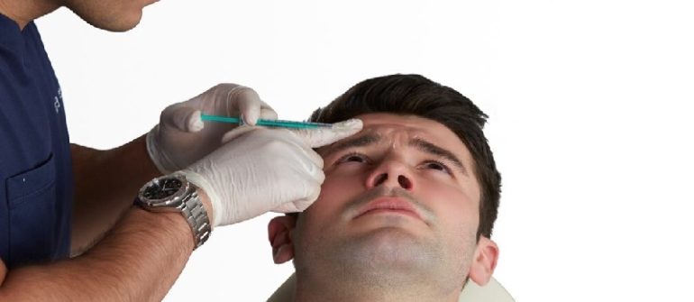 تزریق فیلر خط اخم در کلینیک دکتر مسیح شمعی