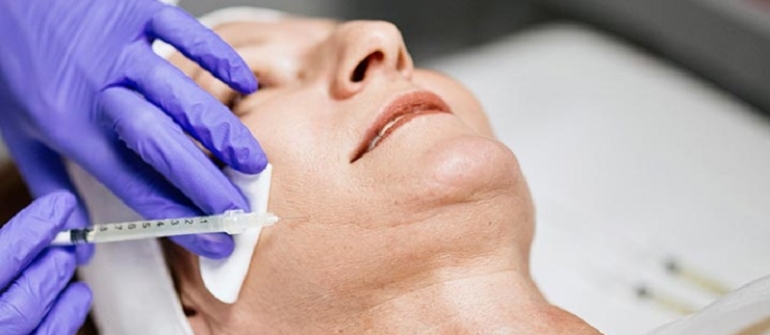 از نمونه تزریق فیلر در ناحیه چانه و خط فکی زیر نظر آقای دکتر شمعی